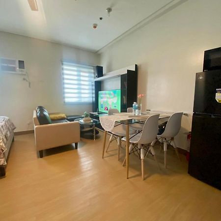 J & F Homestay - Cavite, Philippines Trece Martires Экстерьер фото