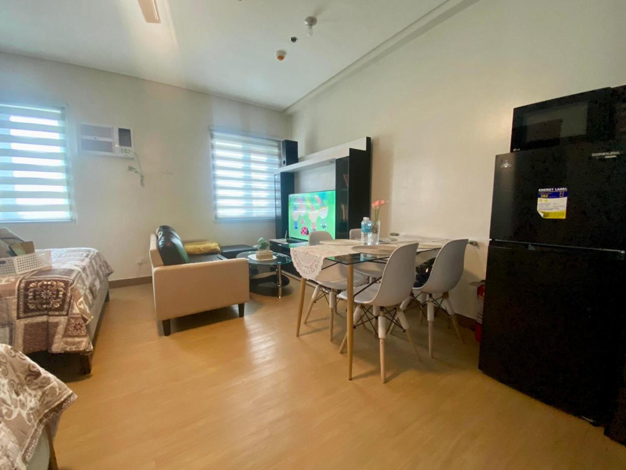 J & F Homestay - Cavite, Philippines Trece Martires Экстерьер фото