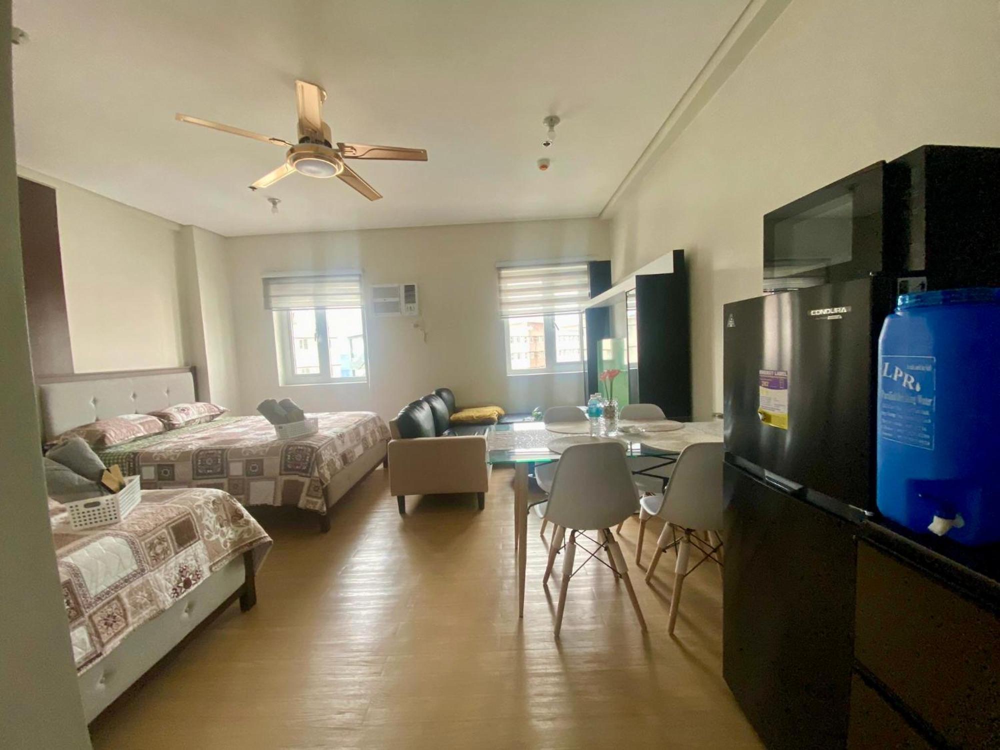 J & F Homestay - Cavite, Philippines Trece Martires Экстерьер фото