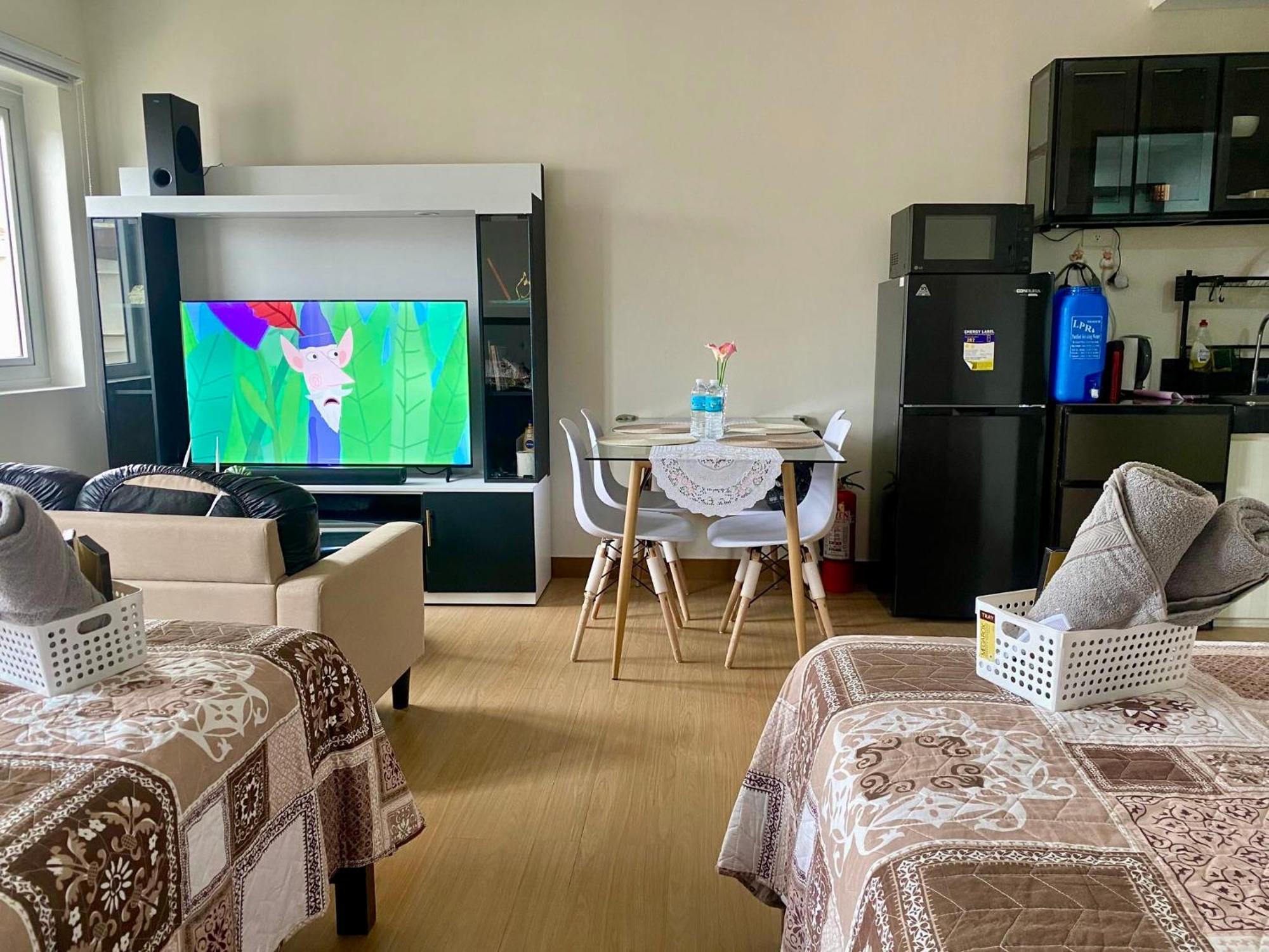 J & F Homestay - Cavite, Philippines Trece Martires Экстерьер фото
