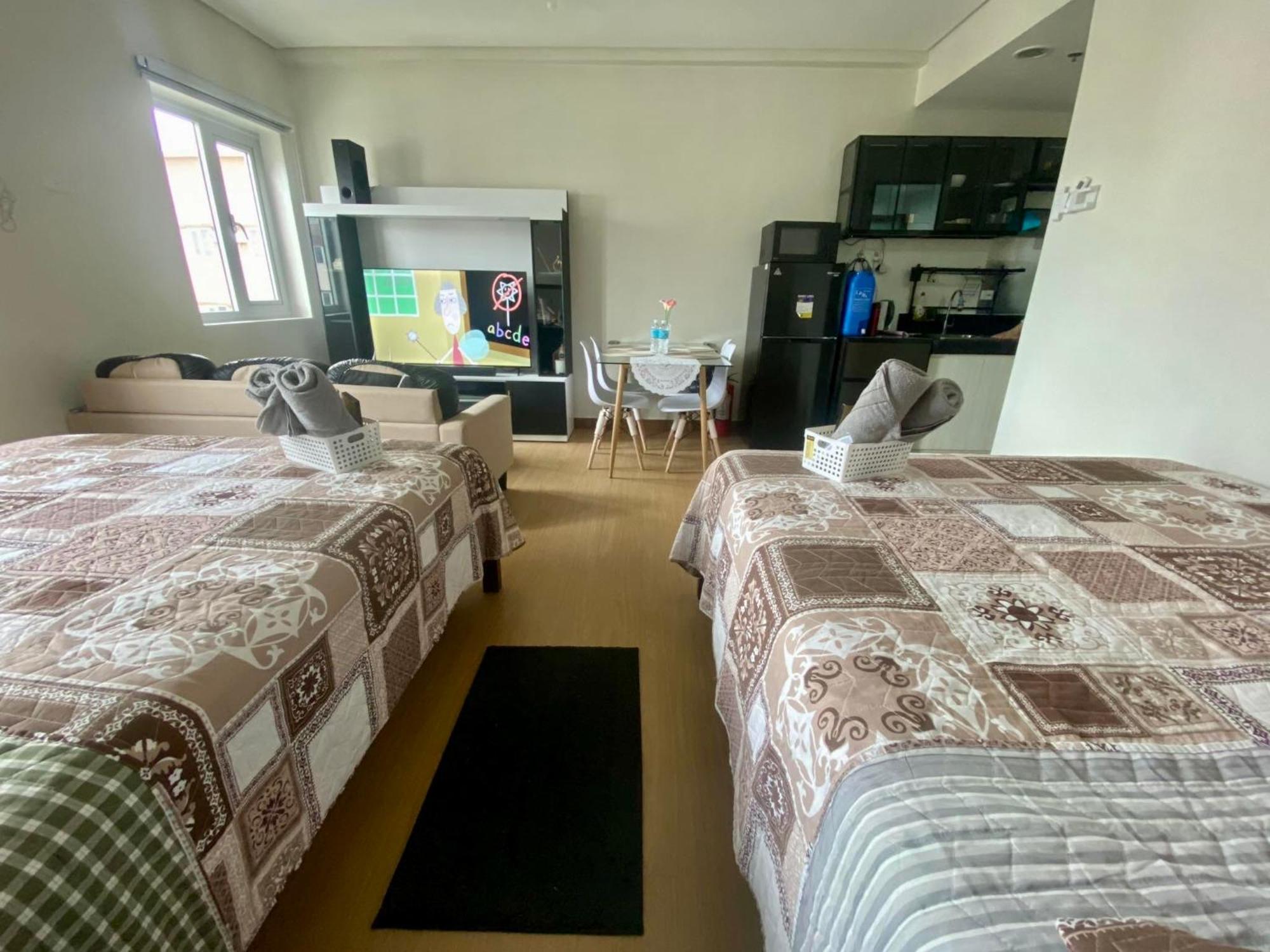 J & F Homestay - Cavite, Philippines Trece Martires Экстерьер фото